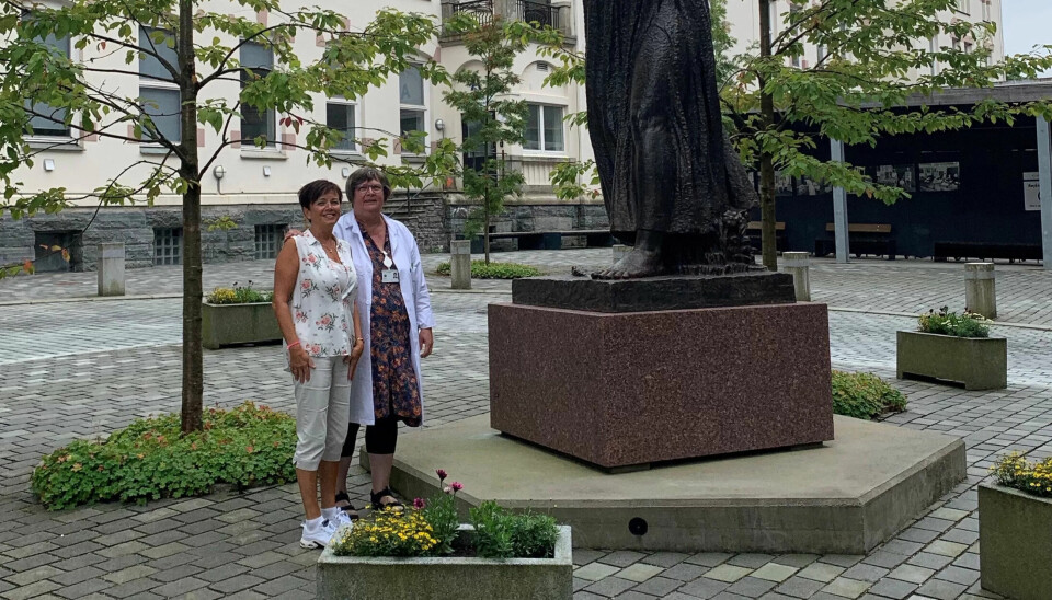 Eva Lill Coyle (t.v.) og Helle L. Milde håper på enda flere helsefagarbeidere ved sykehuset i framtida. Eva Lill Coyle (t.v.) og Helle L. Milde håper på enda flere helsefagarbeidere ved sykehuset i framtida.