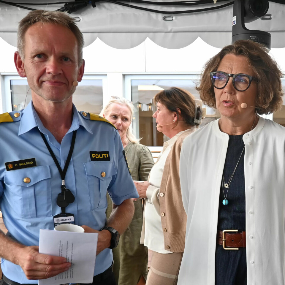 Politidirektør Håkon Skulstad, sammen med konsernsjef Tone Wille. Politidirektør Håkon Skulstad, sammen med konsernsjef Tone Wille.