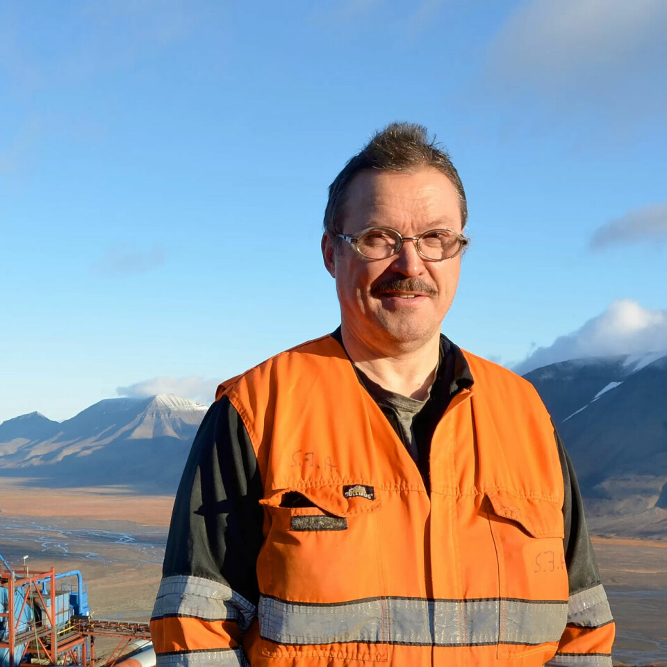 Svein Jonny Albrigtsen har jobbet for bedre lønnsvilkår for de utenlandske arbeidstakerne på Svalbard i flere år. Svein Jonny Albrigtsen har jobbet for bedre lønnsvilkår for de utenlandske arbeidstakerne på Svalbard i flere år.