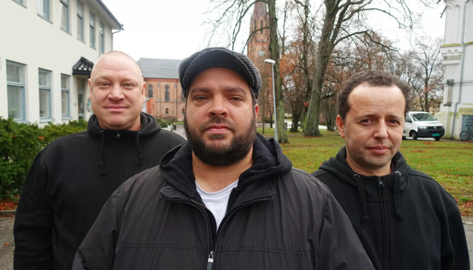 MED FAGFORBUNDET I RYGGEN: Fagforbundet ved hovedtillitsvalgt Pål Christiansen (t.v.) i Fredrikstad og Lloyd Forbes, leder for Yrkesseksjon helse og sosial i Fagforbundet Østfold, vil hjelpe Morgan Mikkelsen med å få fast stilling i Fredrikstad kommune. MED FAGFORBUNDET I RYGGEN: Fagforbundet ved hovedtillitsvalgt Pål Christiansen (t.v.) i Fredrikstad og Lloyd Forbes, leder for Yrkesseksjon helse og sosial i Fagforbundet Østfold, vil hjelpe Morgan Mikkelsen med å få fast stilling i Fredrikstad kommune.