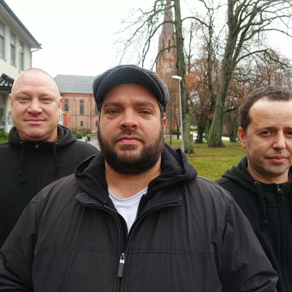 MED FAGFORBUNDET I RYGGEN: Fagforbundet ved hovedtillitsvalgt Pål Christiansen (t.v.) i Fredrikstad og Lloyd Forbes, leder for Yrkesseksjon helse og sosial i Fagforbundet Østfold, vil hjelpe Morgan Mikkelsen med å få fast stilling i Fredrikstad kommune. MED FAGFORBUNDET I RYGGEN: Fagforbundet ved hovedtillitsvalgt Pål Christiansen (t.v.) i Fredrikstad og Lloyd Forbes, leder for Yrkesseksjon helse og sosial i Fagforbundet Østfold, vil hjelpe Morgan Mikkelsen med å få fast stilling i Fredrikstad kommune.