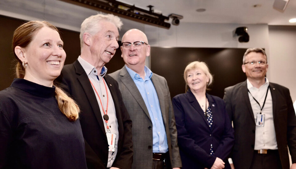 FORHANDLINGSLEDERE: Guro Elisabeth Lind (UNIO), Pål Arnesen (YS), personaldirektør i Staten Gisle Norheim, Kari Tønnessen Nordli (Akademikerne) og Egil André Aas (LO Stat). FORHANDLINGSLEDERE: Guro Elisabeth Lind (UNIO), Pål Arnesen (YS), personaldirektør i Staten Gisle Norheim, Kari Tønnessen Nordli (Akademikerne) og Egil André Aas (LO Stat).