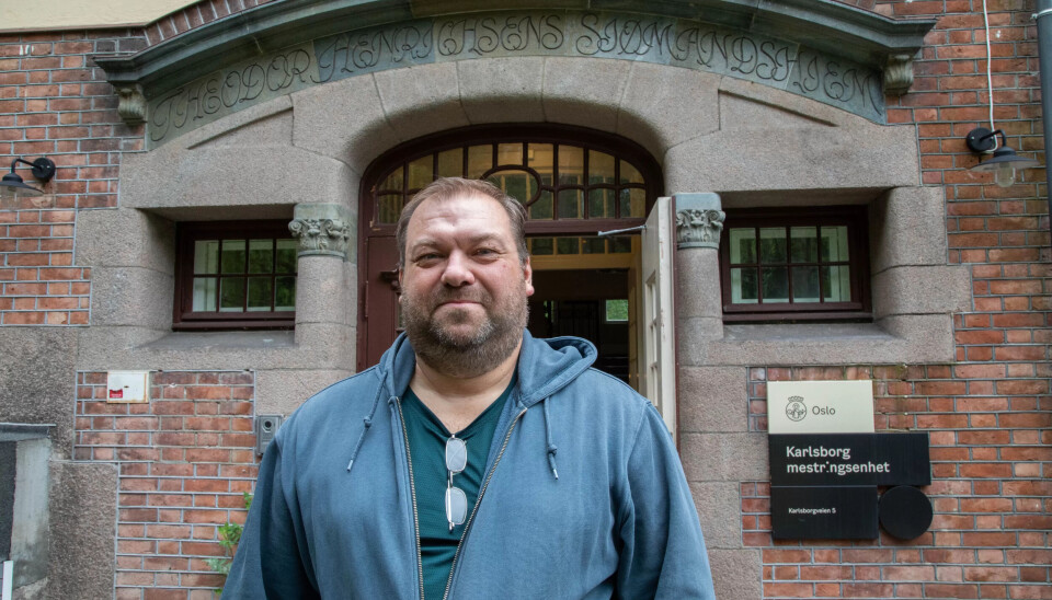 ERFAREN: Trond Svendsen har jobbet i ulike kommunale rusinstitusjoner i 25 år. Nå er han miljøterapeut ved Karlsborg mestringsenhet ERFAREN: Trond Svendsen har jobbet i ulike kommunale rusinstitusjoner i 25 år. Nå er han miljøterapeut ved Karlsborg mestringsenhet