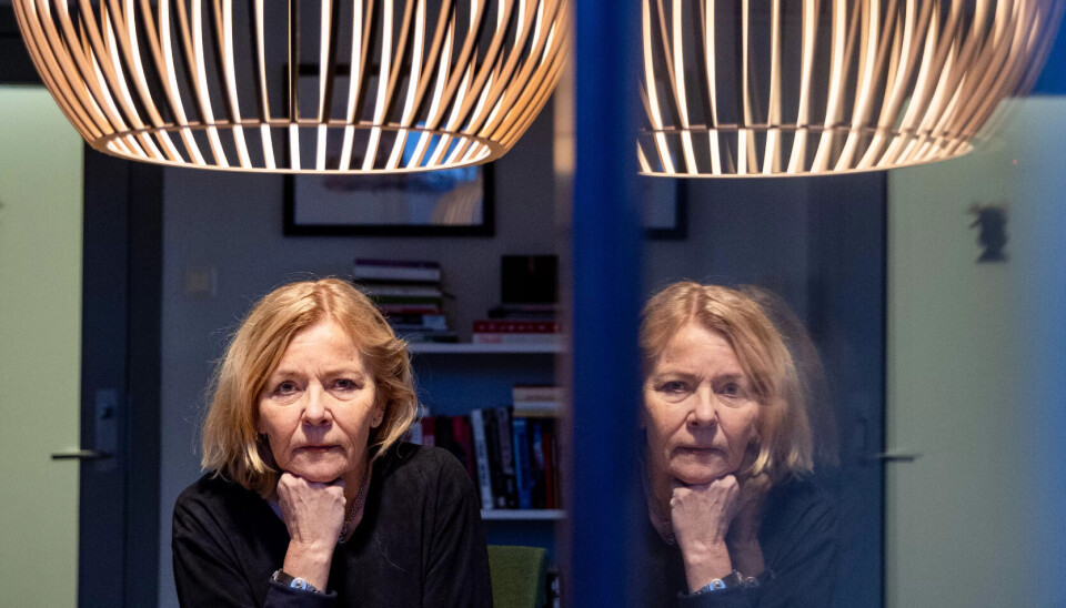 – Vi kan ikke stenge døra ut til verden, selv om lysten er sterk, sier Liv Tørres. Hun leder LOs internasjonale avdeling. – Vi kan ikke stenge døra ut til verden, selv om lysten er sterk, sier Liv Tørres. Hun leder LOs internasjonale avdeling.