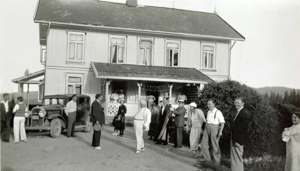 TIDLIG UTE: Typografenes feriehjem Sætherbraaten i Lunner på Hadeland. I 1899 kan man lese i bladet «Typografiske Meddelelser» at typografene i Oslo vurderer å opprette et rekonvalensenthjem for svakelige kolleger, slik typografene i Wien har gjort. TIDLIG UTE: Typografenes feriehjem Sætherbraaten i Lunner på Hadeland. I 1899 kan man lese i bladet «Typografiske Meddelelser» at typografene i Oslo vurderer å opprette et rekonvalensenthjem for svakelige kolleger, slik typografene i Wien har gjort.