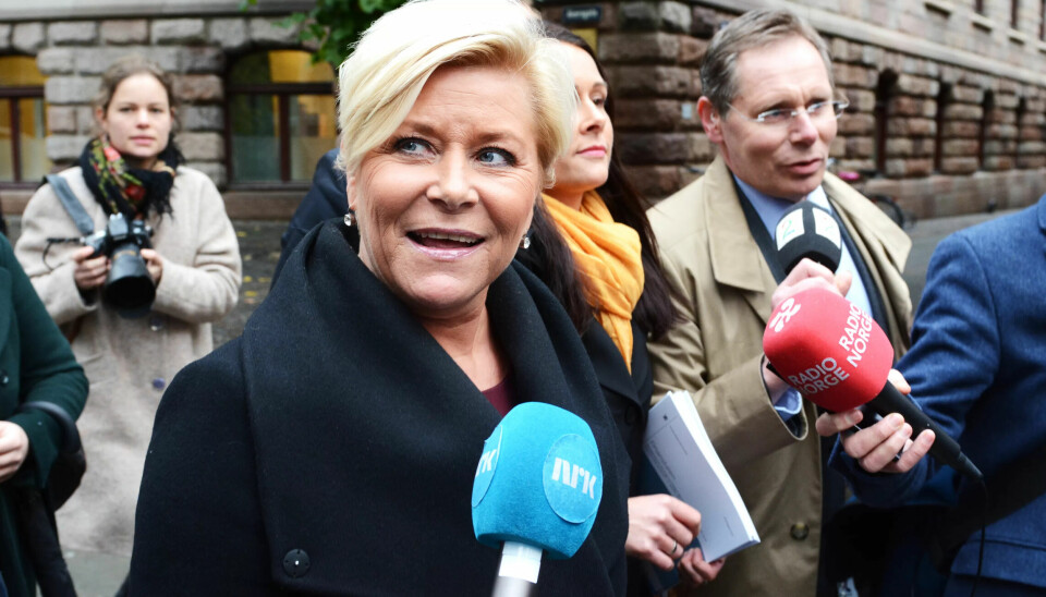 Siv Jensen omkranset av journalister. Nå blir det stillere, for på helgens Frp-landsmøte takker hun av som Frp-leder. Siv Jensen omkranset av journalister. Nå blir det stillere, for på helgens Frp-landsmøte takker hun av som Frp-leder.