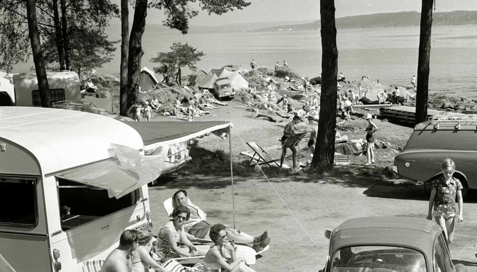 MODERNE: Da bilsalget ble frigitt i 1960 tok mange ferien langs landeveien. Her fra Ramton Camping i 1963. MODERNE: Da bilsalget ble frigitt i 1960 tok mange ferien langs landeveien. Her fra Ramton Camping i 1963.