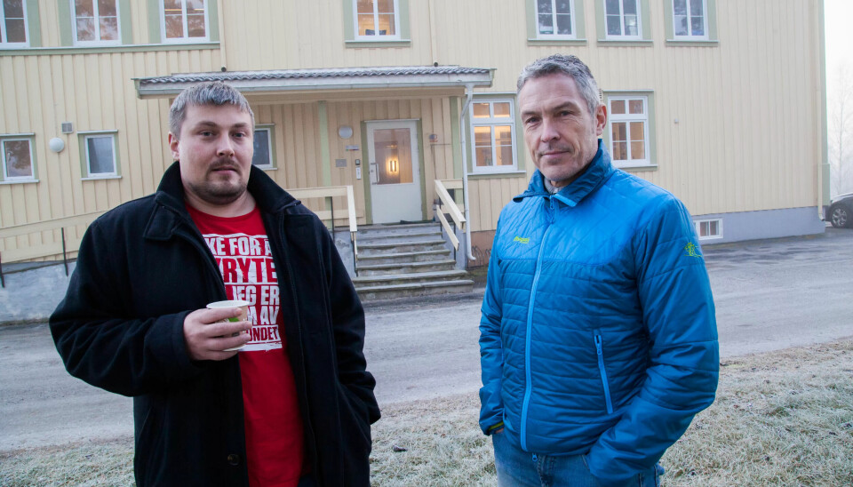 Bjørn Ingar Skogvang og Frank Nerheim utenfor Kirkenær omsorgssenter. Bjørn Ingar Skogvang og Frank Nerheim utenfor Kirkenær omsorgssenter.