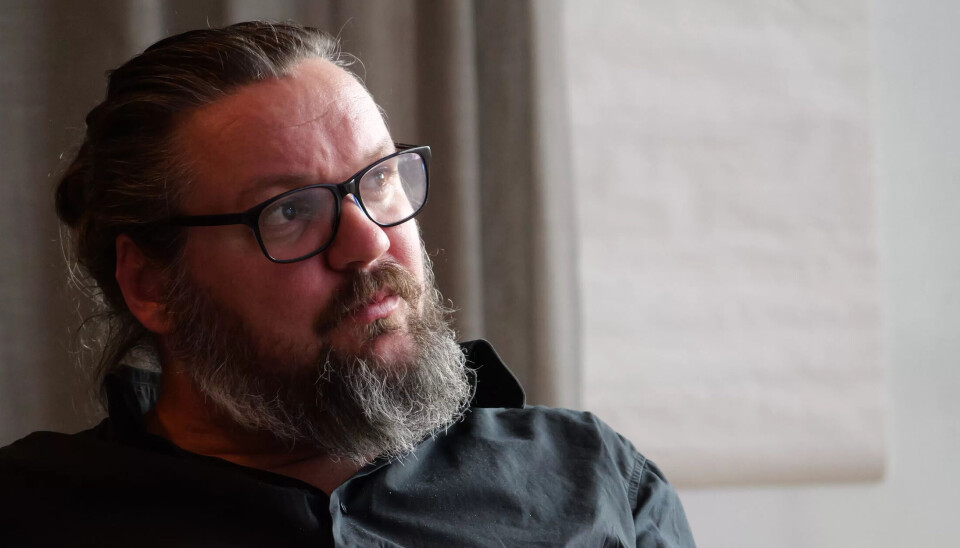 JOBBE MED: Fredrik Olstad, opplæringsansvarleg i Fagforbundet Oslo, meiner vi må jobbe med AI på jobben: - KI-revoulsjonen har kome for godt. Fagrøyrsla og tillitsvalde må sørge for at KI blir brukt på ein måte som er bra både får brukarar og tilsette. JOBBE MED: Fredrik Olstad, opplæringsansvarleg i Fagforbundet Oslo, meiner vi må jobbe med AI på jobben: - KI-revoulsjonen har kome for godt. Fagrøyrsla og tillitsvalde må sørge for at KI blir brukt på ein måte som er bra både får brukarar og tilsette.