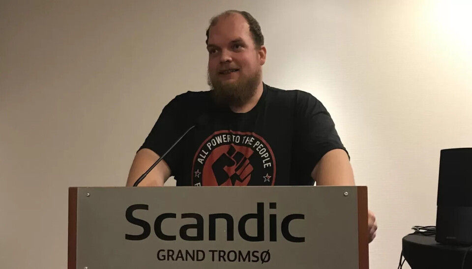 – Barnehageansatte, helsearbeidere, renholdere og andre yrkesgrupper i offentlig sektor står og har stått i frontlinjen under koronapandemien, og dette er takken, sa klubbleder Aleksander Johnsen som er misfornøyd med lønnsoppgjøret. – Barnehageansatte, helsearbeidere, renholdere og andre yrkesgrupper i offentlig sektor står og har stått i frontlinjen under koronapandemien, og dette er takken, sa klubbleder Aleksander Johnsen som er misfornøyd med lønnsoppgjøret.