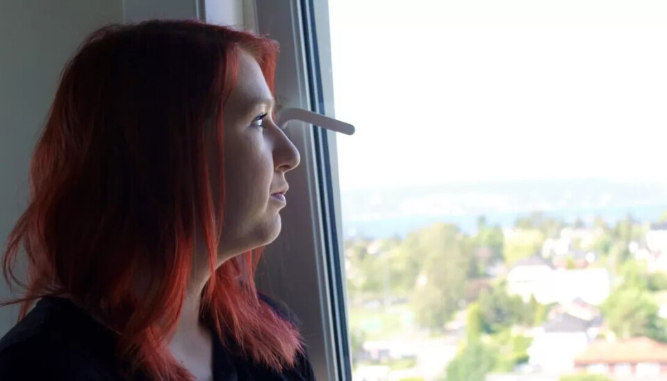 ENSOMT: Maren Oddvang forteller at hun er den eneste på arbeidsplassen sin som er singel og bor alene. Hun synes det er vanskelig å si ifra, siden de andre ikke er i hennes situasjon. ENSOMT: Maren Oddvang forteller at hun er den eneste på arbeidsplassen sin som er singel og bor alene. Hun synes det er vanskelig å si ifra, siden de andre ikke er i hennes situasjon.