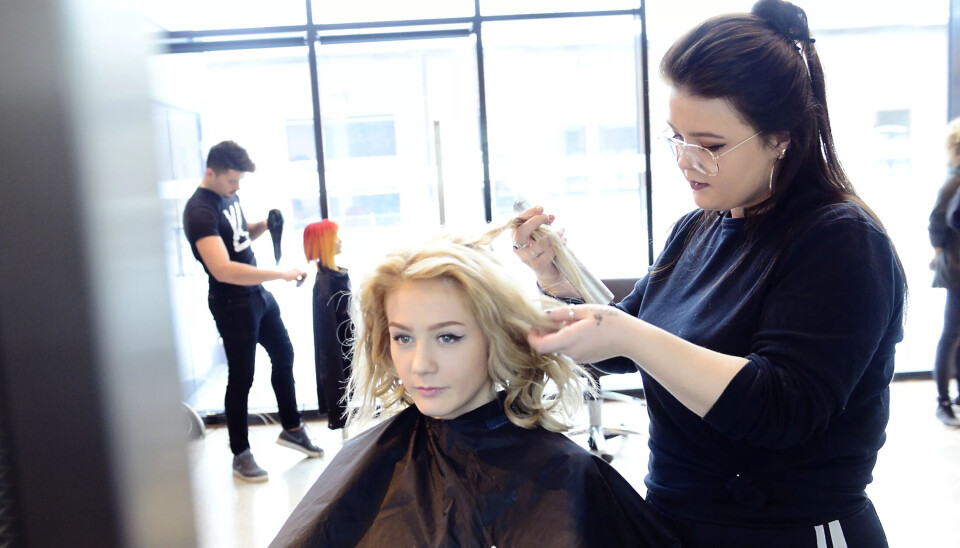 GOD LÆRETID? Får disse elevene på frisørlinja på Kuben videregående skole i Oslo en god læretid i en seriøs bedrift? GOD LÆRETID? Får disse elevene på frisørlinja på Kuben videregående skole i Oslo en god læretid i en seriøs bedrift?