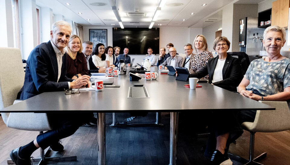 Slik møttes ledelsene i LO og Arbeiderpartiet til møte i samarbeidskomitéen 20. september i år. Fra venstre. Jonas Gahr Støre, Kjersti Stenseng, Bjørnar Skjæran, Hadia Tajik, Kristine Kallset, Amund Vik, Roger Heimli, Christopher Beckham, Wegard Harsvik, Roger Bjørnstad, Terje Olsson, Egil André Aas, Julie Lødrup, Mette Nord og Peggy Hessen Følsvik Slik møttes ledelsene i LO og Arbeiderpartiet til møte i samarbeidskomitéen 20. september i år. Fra venstre. Jonas Gahr Støre, Kjersti Stenseng, Bjørnar Skjæran, Hadia Tajik, Kristine Kallset, Amund Vik, Roger Heimli, Christopher Beckham, Wegard Harsvik, Roger Bjørnstad, Terje Olsson, Egil André Aas, Julie Lødrup, Mette Nord og Peggy Hessen Følsvik