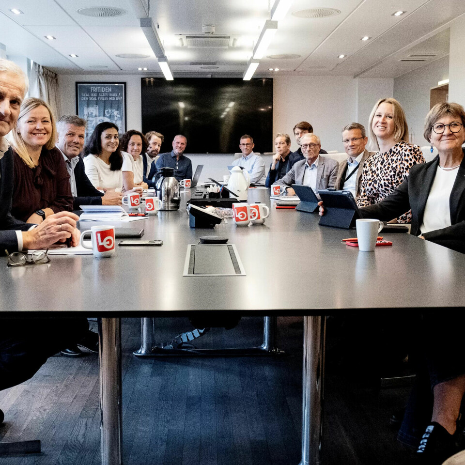 Slik møttes ledelsene i LO og Arbeiderpartiet til møte i samarbeidskomitéen 20. september i år. Fra venstre. Jonas Gahr Støre, Kjersti Stenseng, Bjørnar Skjæran, Hadia Tajik, Kristine Kallset, Amund Vik, Roger Heimli, Christopher Beckham, Wegard Harsvik, Roger Bjørnstad, Terje Olsson, Egil André Aas, Julie Lødrup, Mette Nord og Peggy Hessen Følsvik Slik møttes ledelsene i LO og Arbeiderpartiet til møte i samarbeidskomitéen 20. september i år. Fra venstre. Jonas Gahr Støre, Kjersti Stenseng, Bjørnar Skjæran, Hadia Tajik, Kristine Kallset, Amund Vik, Roger Heimli, Christopher Beckham, Wegard Harsvik, Roger Bjørnstad, Terje Olsson, Egil André Aas, Julie Lødrup, Mette Nord og Peggy Hessen Følsvik