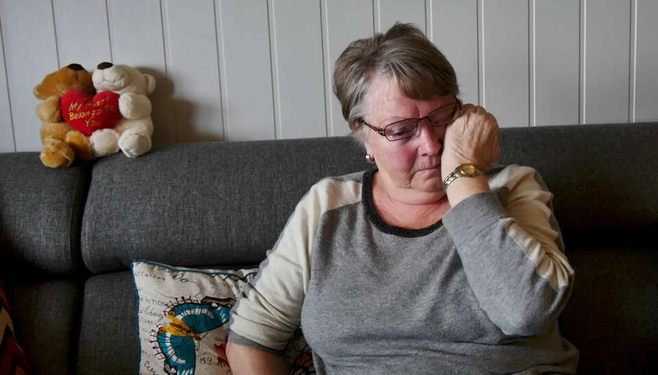 SØRGER: Reidun Johannesen fant er søster til nå avdøde Åge Villi Johannesen og fant larvene på brorens fot. Hun forteller at hun og de andre pårørende har sørget og slitt med det som skjedde med broren: -Vi sa ifra flere ganger om at han ikke fikk noe sårpleie og vi trodde jo bare han skulle få det bedre. SØRGER: Reidun Johannesen fant er søster til nå avdøde Åge Villi Johannesen og fant larvene på brorens fot. Hun forteller at hun og de andre pårørende har sørget og slitt med det som skjedde med broren: -Vi sa ifra flere ganger om at han ikke fikk noe sårpleie og vi trodde jo bare han skulle få det bedre.