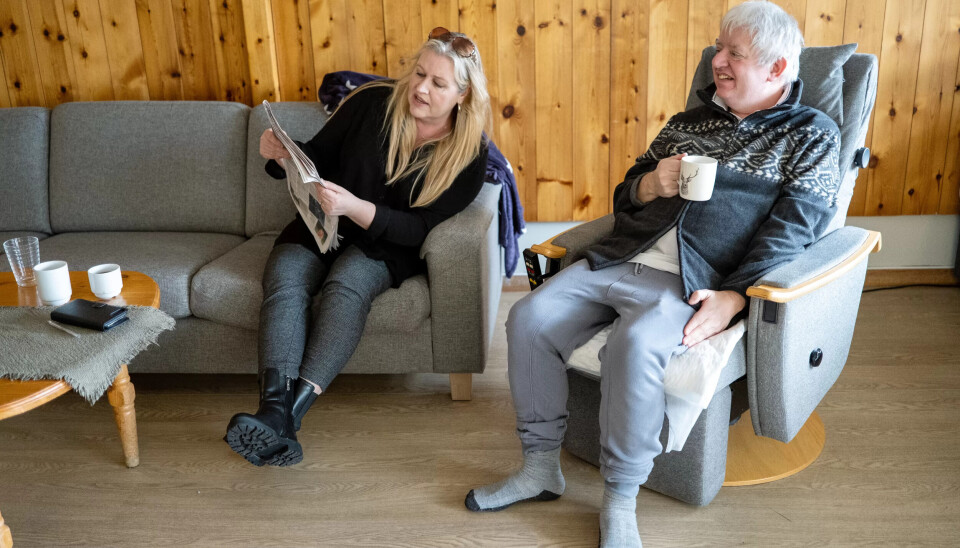 FELLESSKAP: – Fellesrommene tilhører tjenestemottakerne, sier Hilde Solberg. Hun reagerer når hun ser at fellesarealene enkelte steder blir stengt for dem som bor der fordi personalet skal ha møte. FELLESSKAP: – Fellesrommene tilhører tjenestemottakerne, sier Hilde Solberg. Hun reagerer når hun ser at fellesarealene enkelte steder blir stengt for dem som bor der fordi personalet skal ha møte.