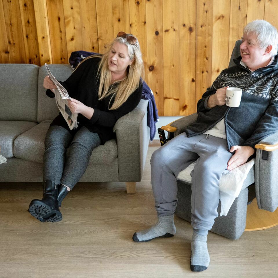 FELLESSKAP: – Fellesrommene tilhører tjenestemottakerne, sier Hilde Solberg. Hun reagerer når hun ser at fellesarealene enkelte steder blir stengt for dem som bor der fordi personalet skal ha møte. FELLESSKAP: – Fellesrommene tilhører tjenestemottakerne, sier Hilde Solberg. Hun reagerer når hun ser at fellesarealene enkelte steder blir stengt for dem som bor der fordi personalet skal ha møte.