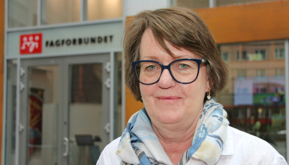 – Vi ser ingen grunn til at våre medlemmer i dette området skal tape lønnsmessig sammenliknet med andre arbeidstakere med tilsvarende utdanning og erfaring, sier Fagforbundets forhandlingsleder Anne Green Nilsen. Hun mener lønnsgapet mellom offentlig og private ansatte og mellom medlemmer i ulike ulike yrkesgrupper, men med samme utdanning og erfaring må rettes opp. – Vi ser ingen grunn til at våre medlemmer i dette området skal tape lønnsmessig sammenliknet med andre arbeidstakere med tilsvarende utdanning og erfaring, sier Fagforbundets forhandlingsleder Anne Green Nilsen. Hun mener lønnsgapet mellom offentlig og private ansatte og mellom medlemmer i ulike ulike yrkesgrupper, men med samme utdanning og erfaring må rettes opp.