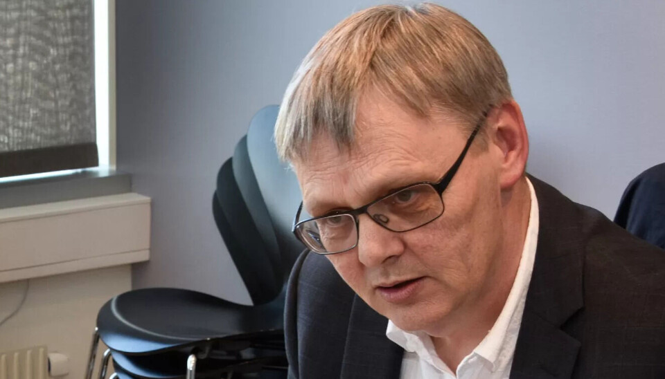 Forhandlingsleder Odd-Haldgeir Larsen. Forhandlingsleder Odd-Haldgeir Larsen.
