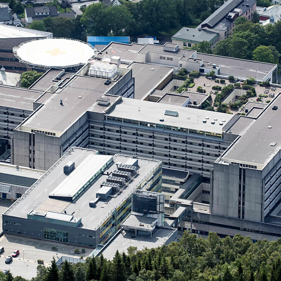 MILLIONER TIL SAMARBEID: Samarbeidet mellom ledere, tillitsvalgte og verneombud skal bli bedre. Det har styret ved Helse Bergen bestemt og bevilget tre millioner kroner til saken. Her fra Haukeland Universitetssykehus i Bergen. MILLIONER TIL SAMARBEID: Samarbeidet mellom ledere, tillitsvalgte og verneombud skal bli bedre. Det har styret ved Helse Bergen bestemt og bevilget tre millioner kroner til saken. Her fra Haukeland Universitetssykehus i Bergen.