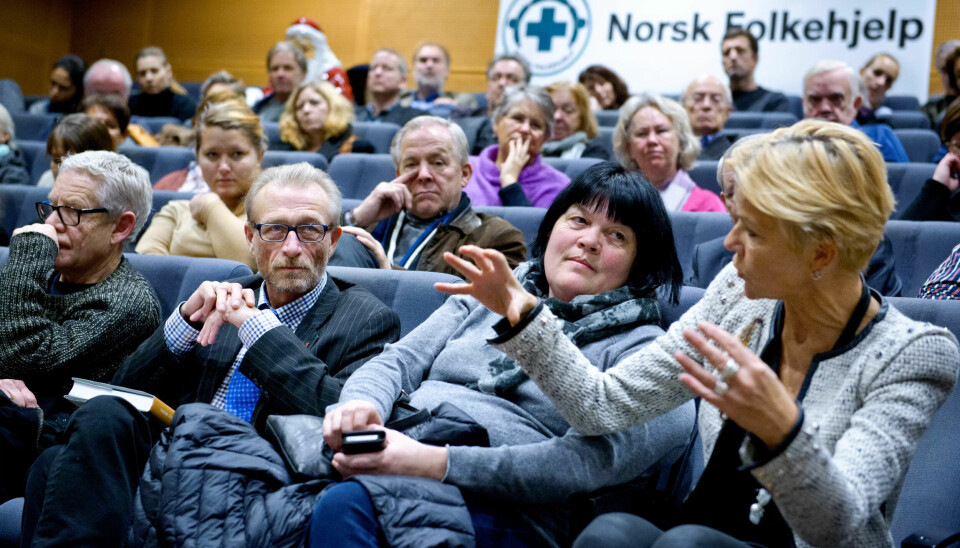 Samarbeid: Norsk Folkehjelp er et ektefødt barn av LO, sa Liv Tørres, generalsekretær i Folkehjelpa. LO-sekretær Terje Olsson t.v. Samarbeid: Norsk Folkehjelp er et ektefødt barn av LO, sa Liv Tørres, generalsekretær i Folkehjelpa. LO-sekretær Terje Olsson t.v.