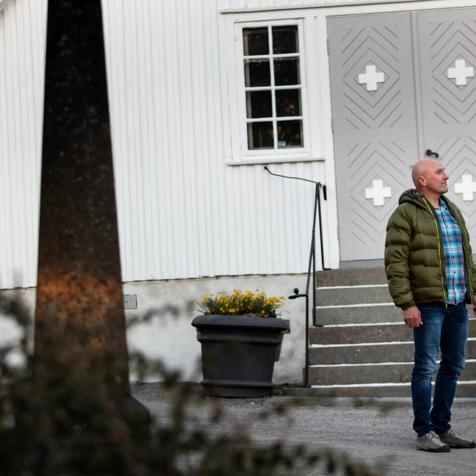 ÅSTEDET: - Den gangen føltes denne lille plassen som en hel fotballbane, sier Gunnar Gjone. To av hans kolleger ble skutt og drept av mannen med hagle. ÅSTEDET: - Den gangen føltes denne lille plassen som en hel fotballbane, sier Gunnar Gjone. To av hans kolleger ble skutt og drept av mannen med hagle.