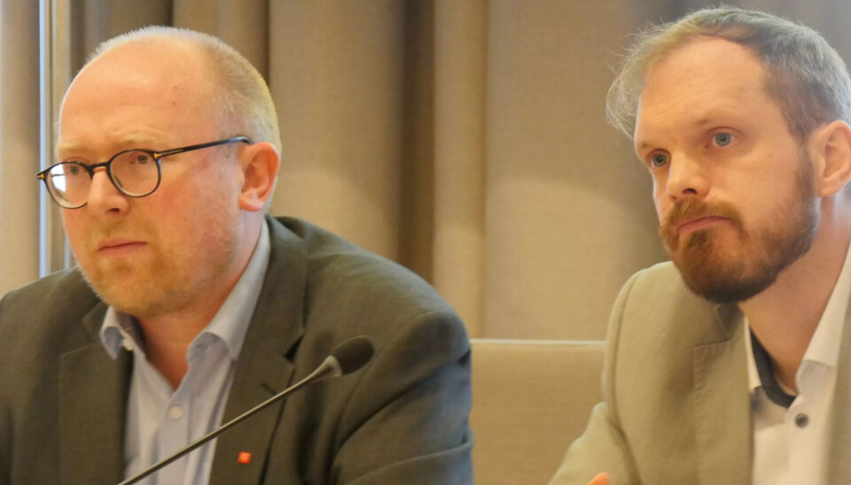 HØRING: Trond Finstad, leder i Seksjon for kontor og administrasjon og rådiver Christian Danielsen under høring på Stortinget. Fagforbundet støtter et forslag fra Senterpartiet og SV som vil gjøre at IKT-systemene til sykehus ikke kan drives fra utlandet. HØRING: Trond Finstad, leder i Seksjon for kontor og administrasjon og rådiver Christian Danielsen under høring på Stortinget. Fagforbundet støtter et forslag fra Senterpartiet og SV som vil gjøre at IKT-systemene til sykehus ikke kan drives fra utlandet.