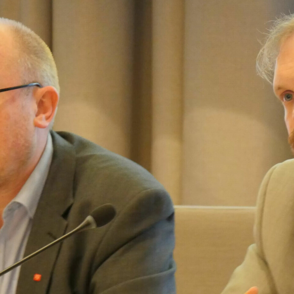 HØRING: Trond Finstad, leder i Seksjon for kontor og administrasjon og rådiver Christian Danielsen under høring på Stortinget. Fagforbundet støtter et forslag fra Senterpartiet og SV som vil gjøre at IKT-systemene til sykehus ikke kan drives fra utlandet. HØRING: Trond Finstad, leder i Seksjon for kontor og administrasjon og rådiver Christian Danielsen under høring på Stortinget. Fagforbundet støtter et forslag fra Senterpartiet og SV som vil gjøre at IKT-systemene til sykehus ikke kan drives fra utlandet.