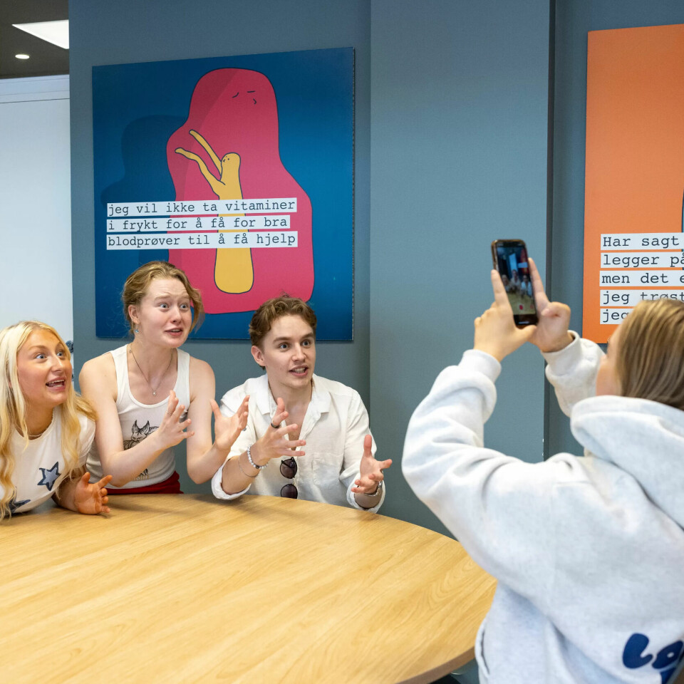 Bevisstgjøring på Tik Tok: Du vil betro deg til vennene dine om noe viktig, kanskje at du sliter med spiseforstyrrelser, men får så vidt begynt før de kommer på noe de selv har opplevd, avbryter og begynner å fortelle om seg selv. Sånn kan det oppleves. Bevisstgjøring på Tik Tok: Du vil betro deg til vennene dine om noe viktig, kanskje at du sliter med spiseforstyrrelser, men får så vidt begynt før de kommer på noe de selv har opplevd, avbryter og begynner å fortelle om seg selv. Sånn kan det oppleves.