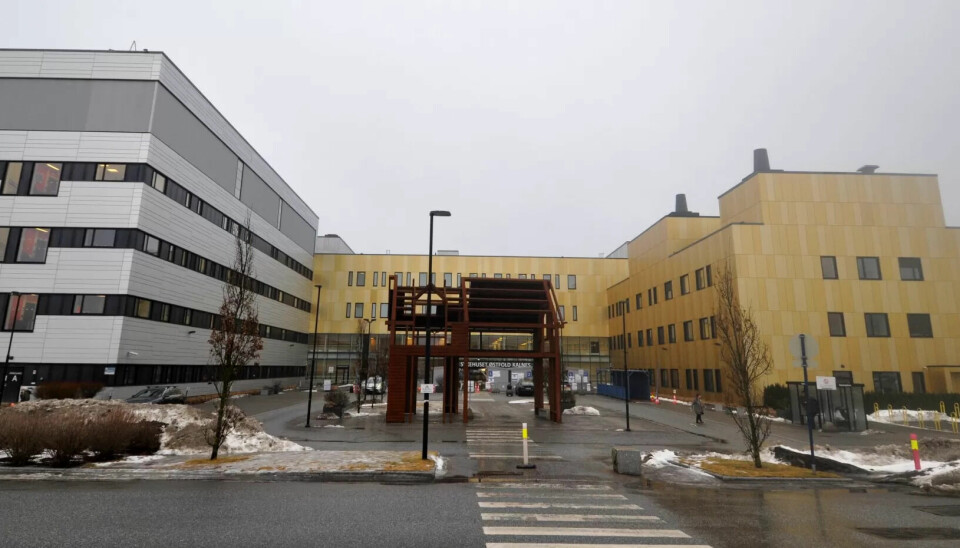 150 SVENSKE: Det vil være dramatisk for sykehuset Kalnes om også helsepersonell blir stengt ute. 150 av de ansatte har adresse i Sverige. 150 SVENSKE: Det vil være dramatisk for sykehuset Kalnes om også helsepersonell blir stengt ute. 150 av de ansatte har adresse i Sverige.