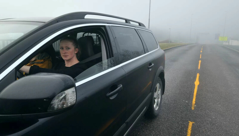 TRAVELT: Dokumenter og prøveresultater er levert. Nå følger svensk grensekontroll. I Strömstad venter to barn i barrnehagen. TRAVELT: Dokumenter og prøveresultater er levert. Nå følger svensk grensekontroll. I Strömstad venter to barn i barrnehagen.