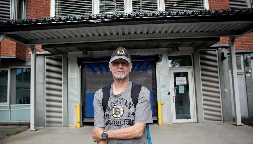 Tidligere arbeidsplass: Einar Braaten utenfor logistikkavdelingen på Sentralsykehuset i Vestfold i fjor sommer, mens han fortsatt var ansatt. Tidligere arbeidsplass: Einar Braaten utenfor logistikkavdelingen på Sentralsykehuset i Vestfold i fjor sommer, mens han fortsatt var ansatt.