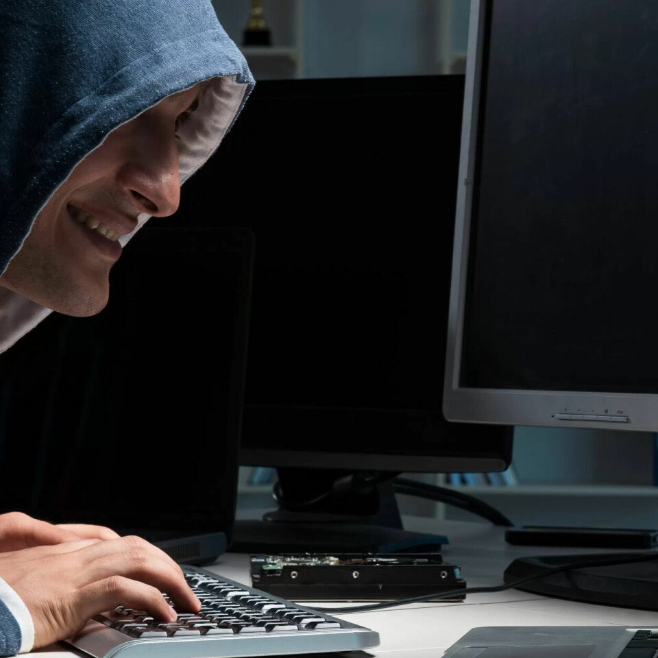 PENGAR: Det mest vanlege forma for cyberkriminalitet er hackarar som vil ha tak i pengane dine. Dei snik seg inn på maskina di for å ta pengar frå deg. Eller brukar deg for å få pengar frå virksomheita du jobbar for. PENGAR: Det mest vanlege forma for cyberkriminalitet er hackarar som vil ha tak i pengane dine. Dei snik seg inn på maskina di for å ta pengar frå deg. Eller brukar deg for å få pengar frå virksomheita du jobbar for.