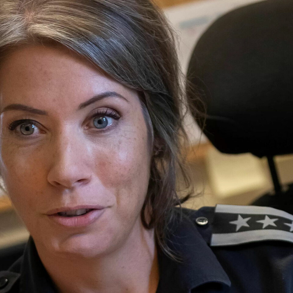TAR DISKUSJONEN: – Det er viktig for oss å delta i diskusjonen når den kommer opp, sier brannsjef Anne-Sofie Heum. Hun mener særaldersgrensen fungerer som den er i dag. TAR DISKUSJONEN: – Det er viktig for oss å delta i diskusjonen når den kommer opp, sier brannsjef Anne-Sofie Heum. Hun mener særaldersgrensen fungerer som den er i dag.