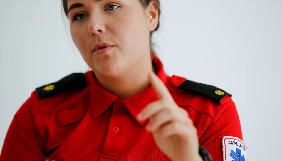 Etterlyser øving: Linn forteller om en tettpakket og krevende fagutdanning som ambulansearbeider. I ettertid skulle hun ønske det hadde vært mer praktiske øvelser, også på skolen. Fra i høst er fagplanene ifølge Utdanningsdirektoratet endret. Etterlyser øving: Linn forteller om en tettpakket og krevende fagutdanning som ambulansearbeider. I ettertid skulle hun ønske det hadde vært mer praktiske øvelser, også på skolen. Fra i høst er fagplanene ifølge Utdanningsdirektoratet endret.