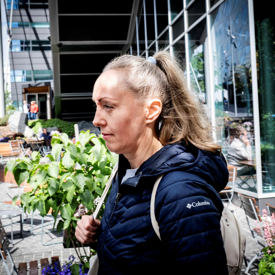 VIL BORT FRA LAV LØNN OG TUNGT YRKE: Kantinemedarbeider Marina Fedjajeva har satt seg på skolebenken for å få muligheter til en annen jobb. VIL BORT FRA LAV LØNN OG TUNGT YRKE: Kantinemedarbeider Marina Fedjajeva har satt seg på skolebenken for å få muligheter til en annen jobb.
