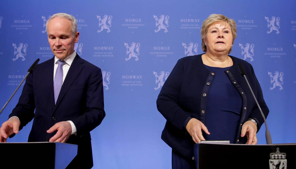 Regjeringen: Alle som er hjemme under skole- og barnehagekarantene, får omsorgspenger