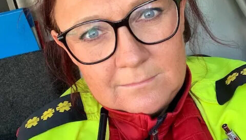 EGNE KORONABILER: Line Ernestussen forteller at de på Nordlandssykehuset har egne koronabiler som rykker ut sammen med ambulansene. EGNE KORONABILER: Line Ernestussen forteller at de på Nordlandssykehuset har egne koronabiler som rykker ut sammen med ambulansene.