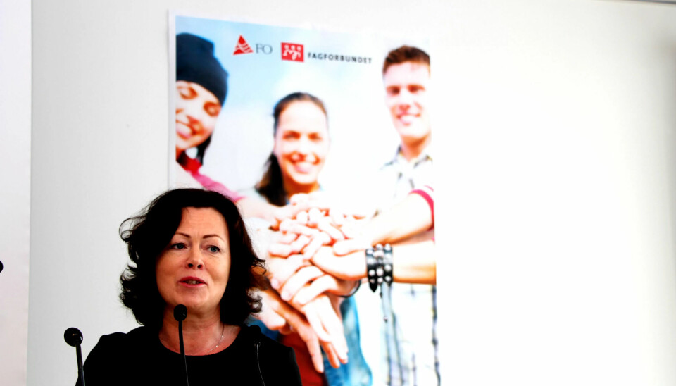 MINISTER: FO og Fagforbundet får ingen støtte fra Solveig Horne i krav om bemanningsnormer i barnevernet. MINISTER: FO og Fagforbundet får ingen støtte fra Solveig Horne i krav om bemanningsnormer i barnevernet.