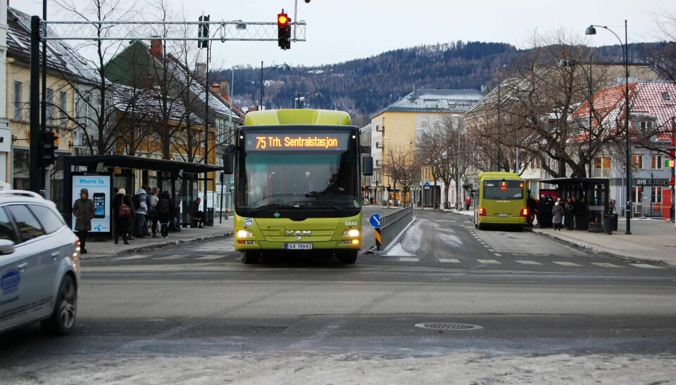 PÅ ANBUD: Sør-Trøndelag fylke satte tidlig kollektivtrafikken ut på anbud. DeFactos gransking viser at mye har blitt forverret. PÅ ANBUD: Sør-Trøndelag fylke satte tidlig kollektivtrafikken ut på anbud. DeFactos gransking viser at mye har blitt forverret.