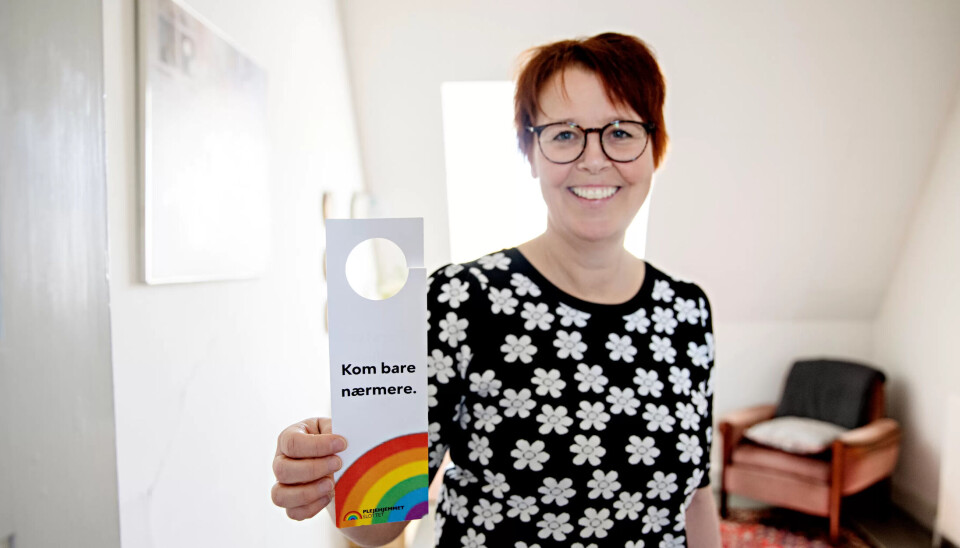 Lykkelig slotts-arbeider: Ellen Marie Hatlen fra Trondheim skulle egentlig bare ha et friår i København. Så kom hun over en jobbannonse fra LGBT+ pleiehjemmet. Nå er hun på sjette året i «verdens beste jobb». Lykkelig slotts-arbeider: Ellen Marie Hatlen fra Trondheim skulle egentlig bare ha et friår i København. Så kom hun over en jobbannonse fra LGBT+ pleiehjemmet. Nå er hun på sjette året i «verdens beste jobb».