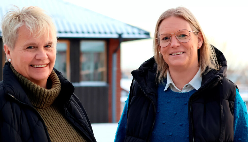 HR-sjef Sonja Dypvik (t.v) og kommunalsjef Renate Loktu Sandvik vil ha faste ansatte framfor konsulenter. HR-sjef Sonja Dypvik (t.v) og kommunalsjef Renate Loktu Sandvik vil ha faste ansatte framfor konsulenter.