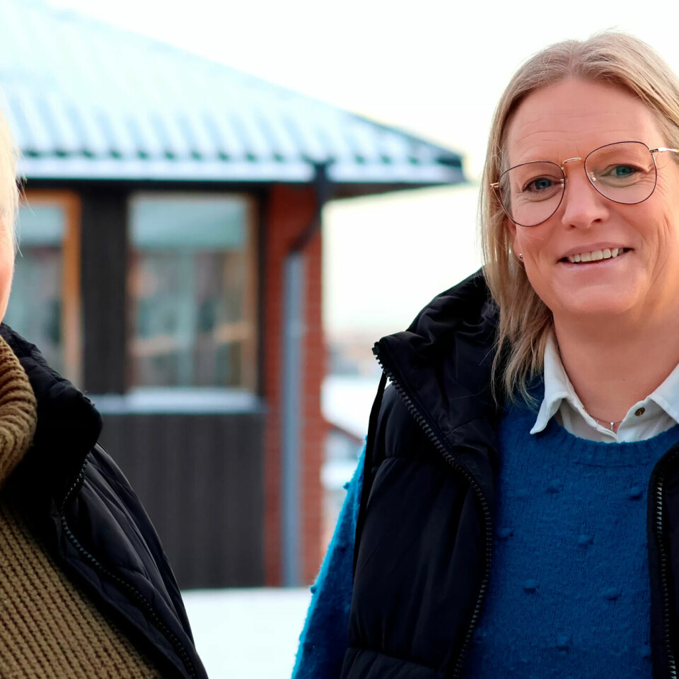 HR-sjef Sonja Dypvik (t.v) og kommunalsjef Renate Loktu Sandvik vil ha faste ansatte framfor konsulenter. HR-sjef Sonja Dypvik (t.v) og kommunalsjef Renate Loktu Sandvik vil ha faste ansatte framfor konsulenter.