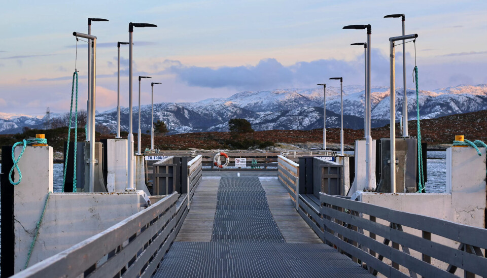 Rekruttering av arbeidstakere til mindre kommuner er en stor utfordring. Her går sjøveien fra Frøya og Hitra mot Trondheim og Kristiansund. Rekruttering av arbeidstakere til mindre kommuner er en stor utfordring. Her går sjøveien fra Frøya og Hitra mot Trondheim og Kristiansund.