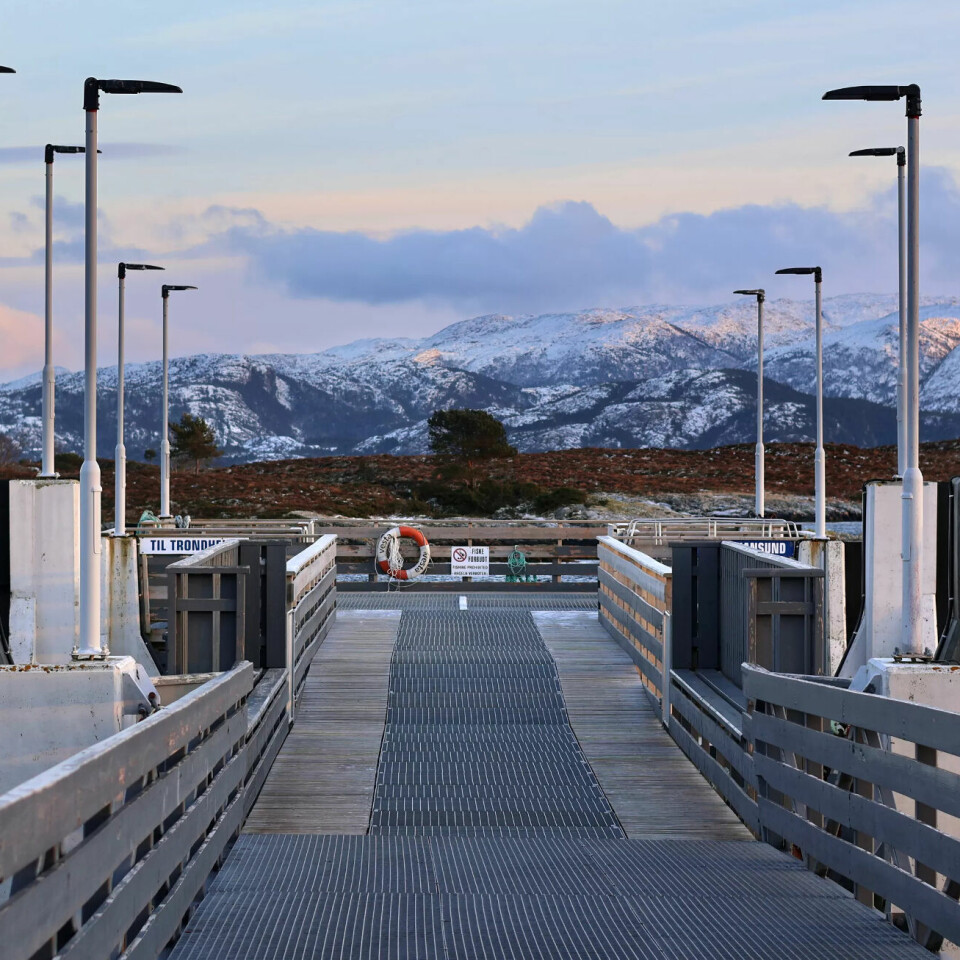 Rekruttering av arbeidstakere til mindre kommuner er en stor utfordring. Her går sjøveien fra Frøya og Hitra mot Trondheim og Kristiansund. Rekruttering av arbeidstakere til mindre kommuner er en stor utfordring. Her går sjøveien fra Frøya og Hitra mot Trondheim og Kristiansund.