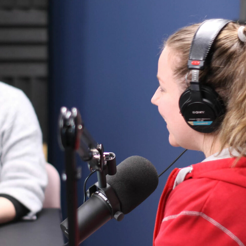 GODE STUDENTTIPS: Victoria De Oliveira og Martine Grymyr står bak Fagforbundet Ung sin nye podkast. Fem episoder av «Student-tipset» slippes i løpet av våren. GODE STUDENTTIPS: Victoria De Oliveira og Martine Grymyr står bak Fagforbundet Ung sin nye podkast. Fem episoder av «Student-tipset» slippes i løpet av våren.
