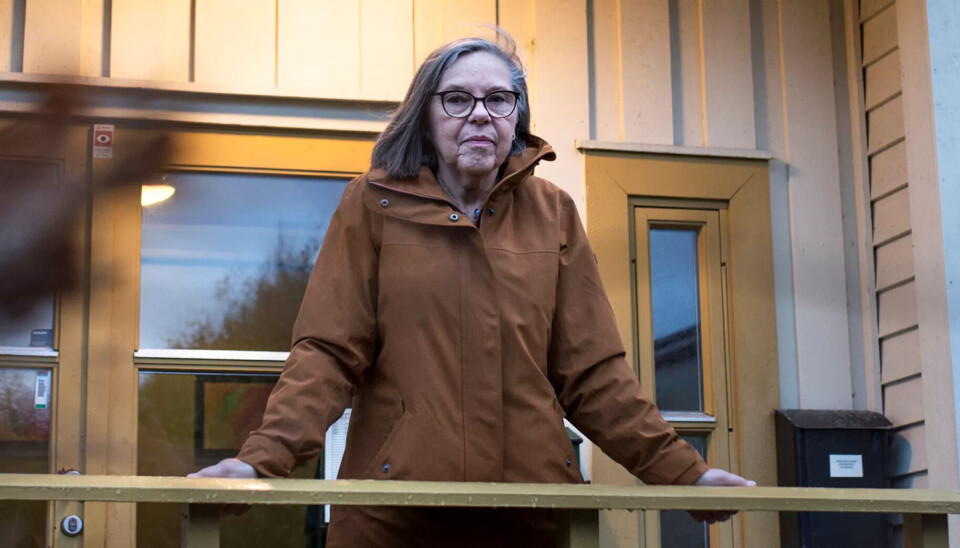 BEHOV FOR VERNEPLEIERE: Elna Ekmann forteller at beboerne her i Jægermyren bofellesskap ofte ikke klarer å uttrykke smerte og at de ansatte ikke har mengdetrening i palliativ behandling. Fordi så mange av beboerne her er gamle, har hun sluttet å søke etter pedagoger eller aktivitører når hun har en stilling ledig. Nå er det vernepleiere og sykepleiere boligen har behov for. BEHOV FOR VERNEPLEIERE: Elna Ekmann forteller at beboerne her i Jægermyren bofellesskap ofte ikke klarer å uttrykke smerte og at de ansatte ikke har mengdetrening i palliativ behandling. Fordi så mange av beboerne her er gamle, har hun sluttet å søke etter pedagoger eller aktivitører når hun har en stilling ledig. Nå er det vernepleiere og sykepleiere boligen har behov for.