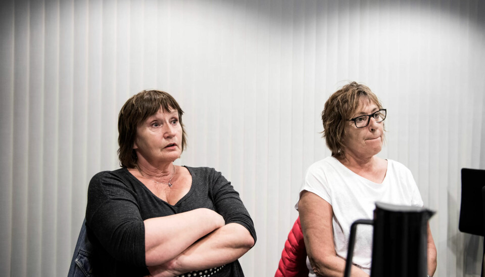 DE TAPER: Hjelpepleiere og sykepleiere som jobber i sykehjem overtatt av kommersielle omsorgsselskaper taper. Mange har: •Lavere grunnlønn •Svakere lønnsutvikling •Lavere tillegg for kvelder, netter og høytider Her hjelpepleierne Marie Simonsen og Edel Breivik som jobber på Rødtvet sykehjem. DE TAPER: Hjelpepleiere og sykepleiere som jobber i sykehjem overtatt av kommersielle omsorgsselskaper taper. Mange har: •Lavere grunnlønn •Svakere lønnsutvikling •Lavere tillegg for kvelder, netter og høytider Her hjelpepleierne Marie Simonsen og Edel Breivik som jobber på Rødtvet sykehjem.