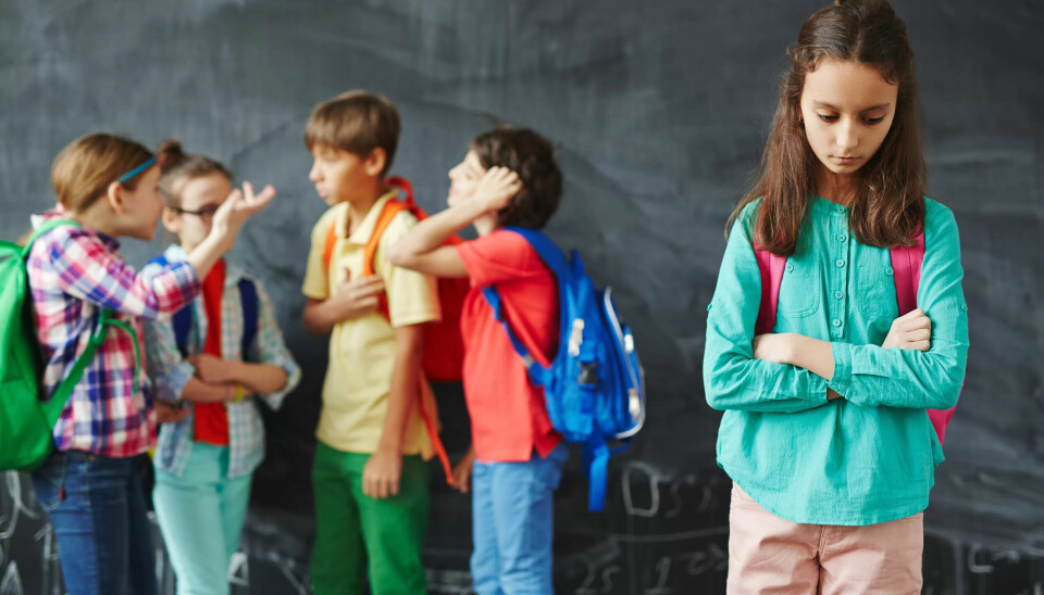 UTENFOR: Å være fattig i vår tid innebærer ikke kun materiell fattigdom, men også et annet tap. Tapet om deltakelse. Isolasjonen. UTENFOR: Å være fattig i vår tid innebærer ikke kun materiell fattigdom, men også et annet tap. Tapet om deltakelse. Isolasjonen.