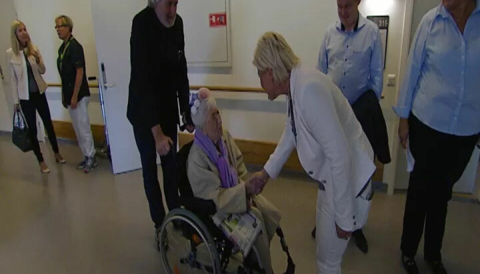 BESØKTE SKOGGATA: Frp-leder Siv Jensen sa at konkurranse gjør at alle aktører, enten de er kommunale, kommersielle eller ideelle, strekker seg litt lengre for bedre kvalitet. BESØKTE SKOGGATA: Frp-leder Siv Jensen sa at konkurranse gjør at alle aktører, enten de er kommunale, kommersielle eller ideelle, strekker seg litt lengre for bedre kvalitet.